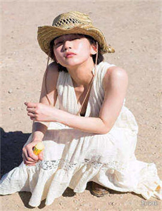 鲨皮男与蜜桃女